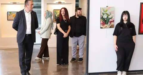 Bursa Osmangazi'de liselilerin emekleri sanatseverlerle buluştu