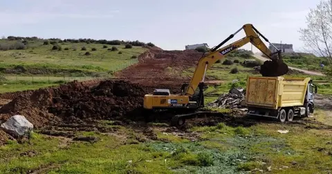 Gebze Kirazpınar'da 1500 metre yeni imar yolu için kazı çalışmaları sürüyor
