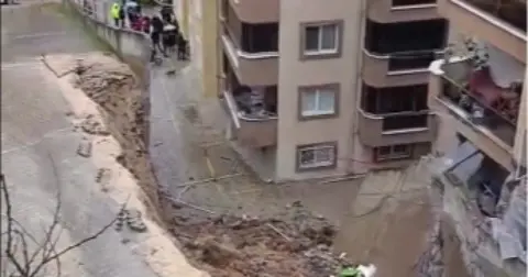 Mudanya Halitpaşa Mahallesi'nde istinat duvarı çöktü!  2 kattaki daireler tahliye edildi