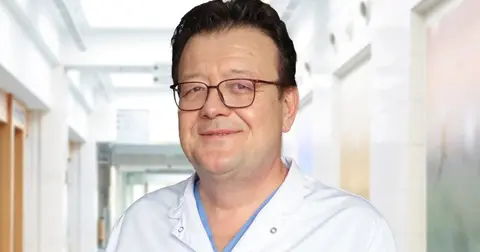 Prof. Dr. Kaya: Günde 7 bin adım omurga ağrılarını azaltabilir