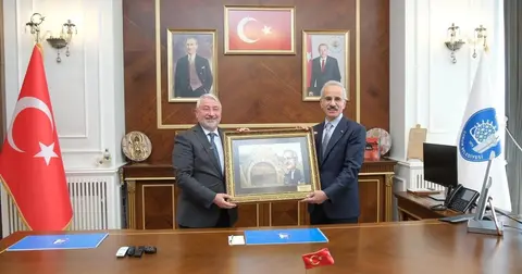 Bakan Uraloğlu Çorum Belediyesi’ni ziyaret etti