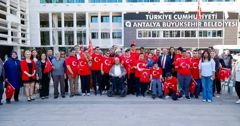 Antalya'da özel bireyler bir günlüğüne asker oldu