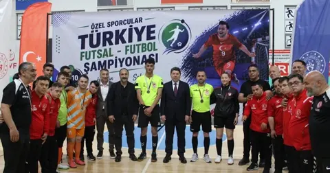 Kayseri Kocasinan Belediyespor Down Sendromlu Futbol Takımı şampiyon oldu