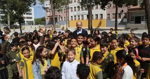 Başkan Altay Mezun Olduğu Selçuk İlkokulu’nda Öğrencilerle Buluştu