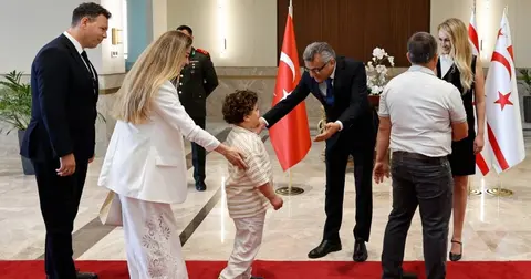 Erhürman Çifti KKTC'de bayram tebriklerini kabul etti