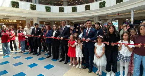 Erzurum'da koruyucu aile farkındalık sergisi yoğun ilgi gördü