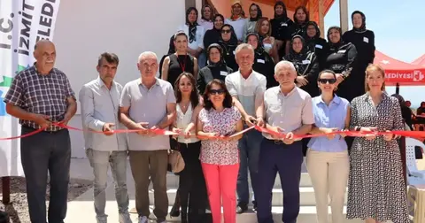 İZMEK Kurtdere'de Yıl Sonu El Emeği Sergisi Düzenledi