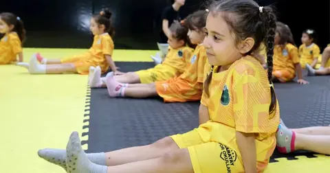 Konya Karatay'da yaz spor okulları açıldı