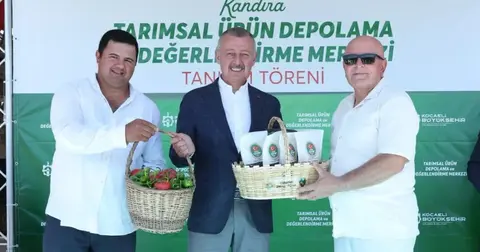 Kandıralı çiftçinin deposu Kocaeli Büyükşehir’den