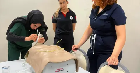 Sağlık personeline CPR eğitimi