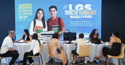 Beylikdüzü LGS tercih döneminde öğrencilerin yanında