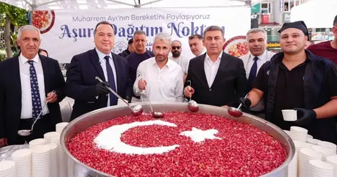 Manisa Büyükşehir’den 20 bin kişiye aşure ikramı