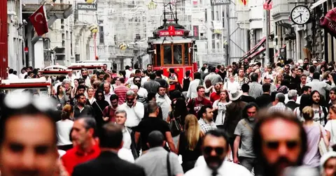 Türkiye’de erkekler 75, kadınlar 80 yıl yaşıyor