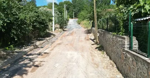 Kocaeli İzmit’te kırsal mahalleye modern beton yol