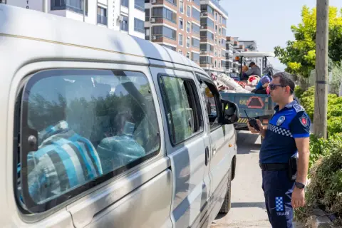 İzmir Büyükşehir’den tarım işçisi servislerine sıkı denetim