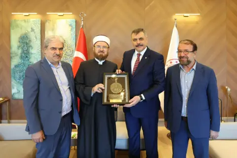 Bakan Çiftçi, Dünya Müslüman Âlimler Birliği Başkanı Karadaği'ni ağırladı