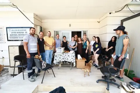 Efes Selçuk Barınağı'na ultrason cihazı bağışlandı