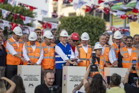 Mersin'e 6. Katlı Kavşak: Vatan Caddesi Temeli Atıldı
