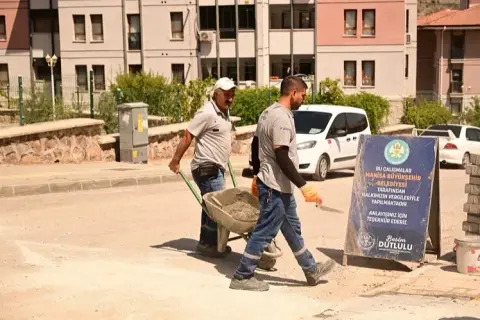 Akgedik'te yollar yenileniyor: Asfalt çalışmaları hızlandı