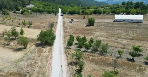 Bursa Keles'te yollar hem yenileniyor, hem genişliyor