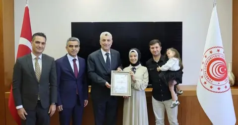 Elektronik A.TR sistemi devrede... İlk ihracatı kadın girişimci gerçekleştirdi