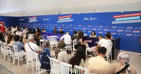 Binlerce gencin üniversite tercihlerine İBB katkısı