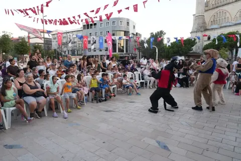 Maltepe'de Bremen Mızıkacıları ile yaz tiyatrosu keyfi