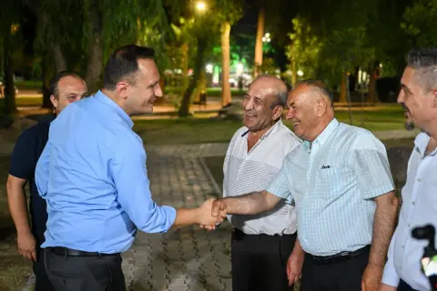 Bornova Belediye Başkanı Ömer Eşki, Çamdibi Atatürk Parkı'nda mahalle buluşması yaptı