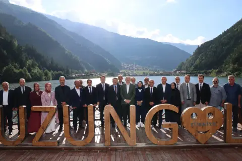 Trabzon Belediye Başkanı Genç ve Karaismailoğlu Uzungöl'de Millet Bahçesi Ziyareti Yapti