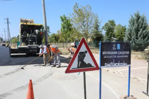 İnegöl Cumhuriyet Mahallesi'nde 400 metre yol yenilendi