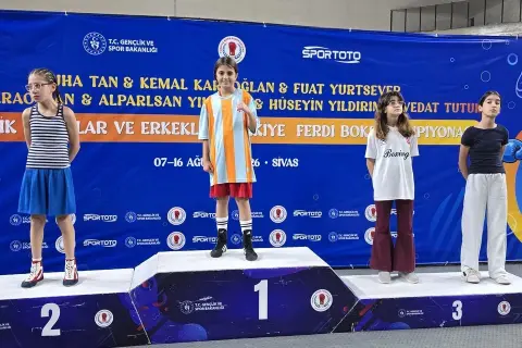 Belgin Ersoy U-13 Türkiye Boks Şampiyonası'nda Türkiye şampiyonu