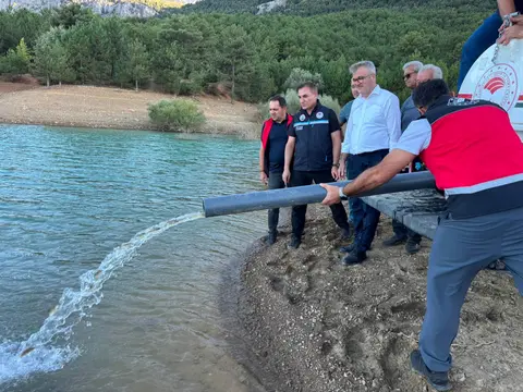 Konya’da yavru balıklar suyla buluşturuldu