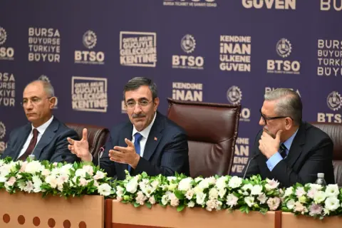 Yılmaz: İlk 8 ayda ihracat 405 milyar dolara ulaştı
