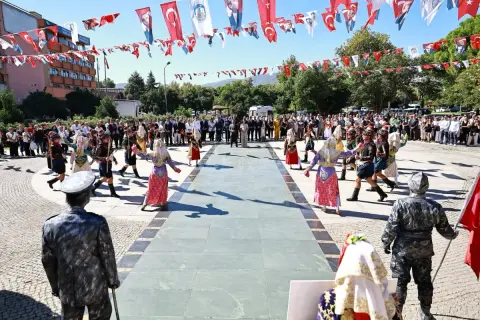 Efes Selçuk’un kurtuluşunun 104’üncü yılı törenle kutlandı