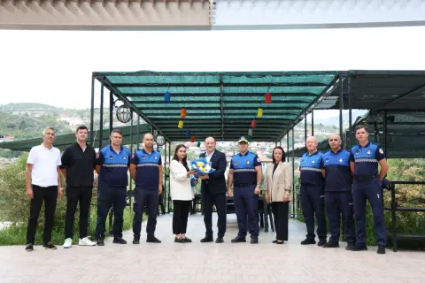Geyve Belediye Başkanı Zabıta'yı kutladı