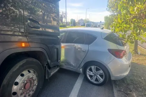 Düzce’de tır-otomobil çarpışması: Yaralı yok, sadece mal hasarı