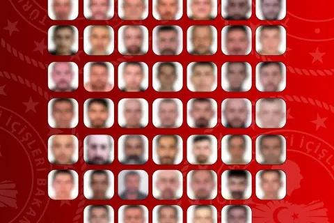 İçişleri: 76 Aranan Suçlu Türkiye'ye İade Edildi