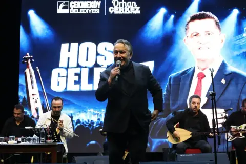 Çekmeköy'de İsmail Türüt'le binlerce kişi horon oynadı