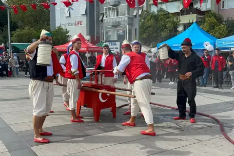 Kocaeli'de İtfaiye Haftası: Meydanlar Farkındalıkla Renklendi