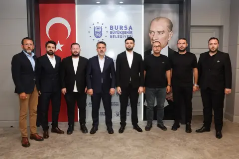 Bursa Büyükşehir, Bursaspor'a forma ve şort sponsoru oldu