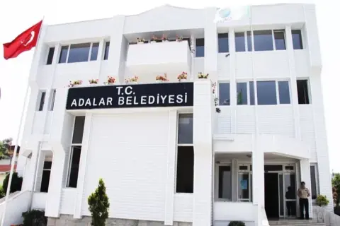 Adalar’da Başkan Vekili Seçimi Ertelendi
