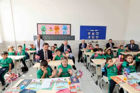 Konya Valisi Akın ve Başkanı Kılca ilkokul öğrencileriyle buluştu