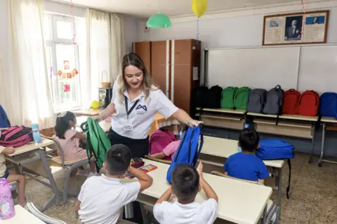 Mersin'de İlk Çantam Projesi ile İlkokul Öğrencilerine Kırtasiye Destek