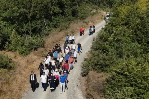 İnegöl'de 104. Kurtuluş Yılı anısına Mustafa Tepe'den Halhalca Şehitliği'ne yürüyüş ve kros