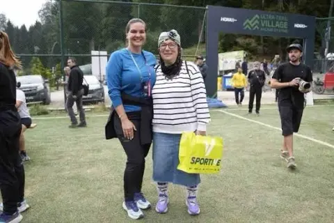 Nazmiye Dalga Kaçkar by UTMB 20 km yarışı için Rize Valiliğinden ayakkabı hediyesi aldı