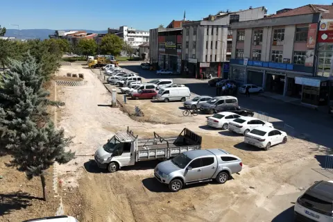 İnegöl'de Ertuğrulgazi Caddesi'ne 165 araçlık otopark