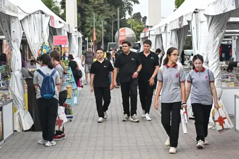 İZKİTAP 8. İzmir Kitap Fuarı Kültürpark’ta Devam Ediyor