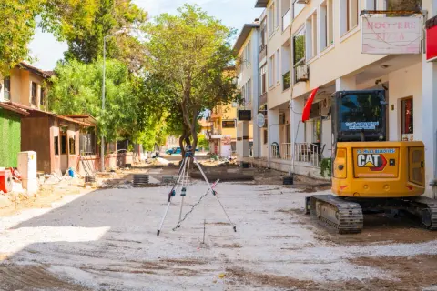Milas'ta cadde ve sokaklar parke ile döşendi