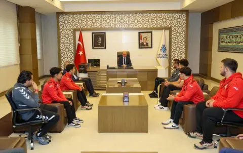 Selçuklu Sporcuları Başkan Pekyatırmacı'da Ağırlandı