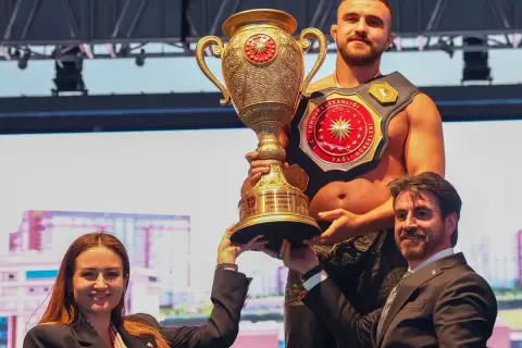 Mustafa Taş ikinci, Antalya BB 12 madalya kazandı